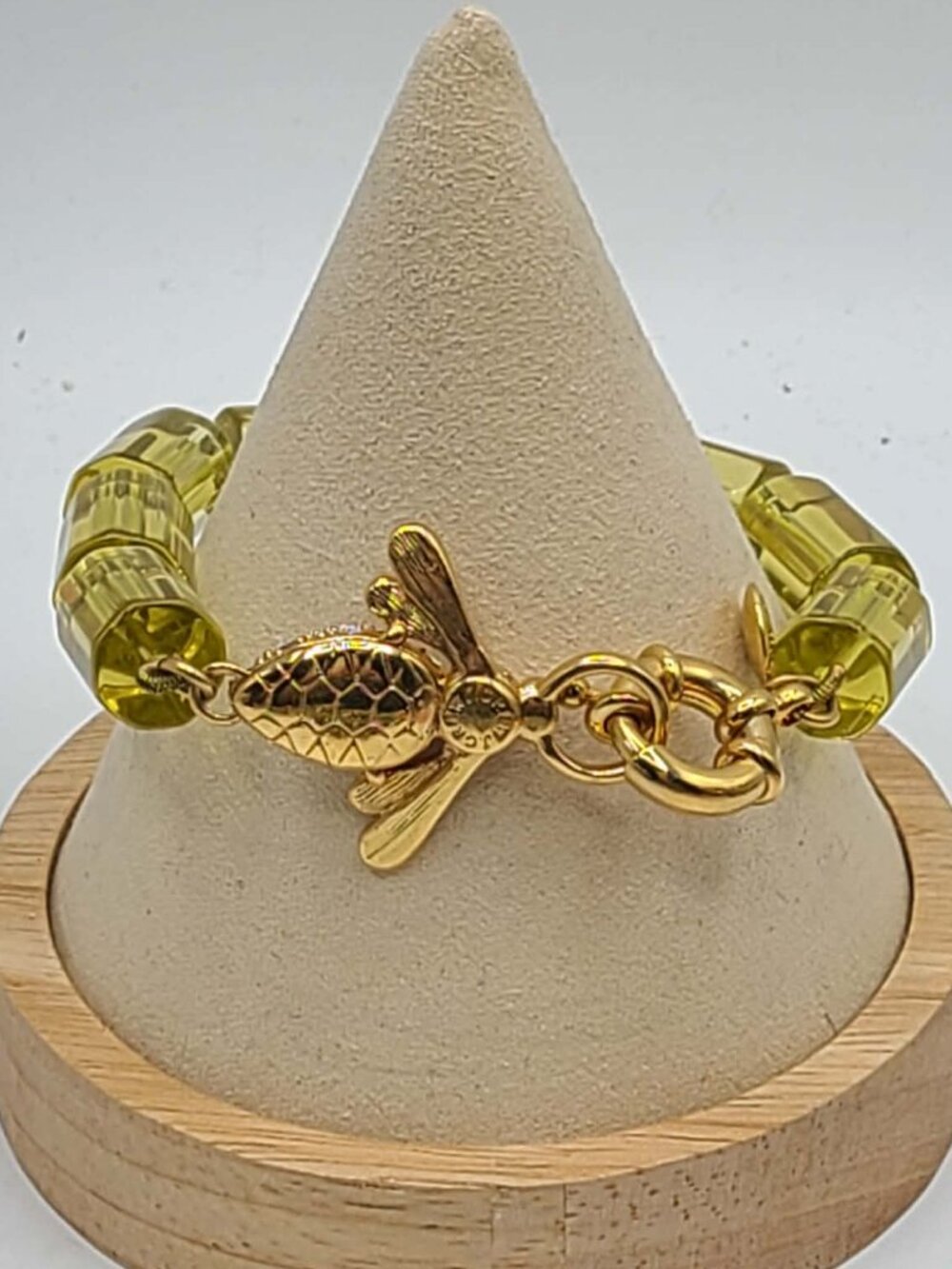 J Crew Very Rare Yellow Lucite Bead gold tone Pave Bee Bracelet NWT